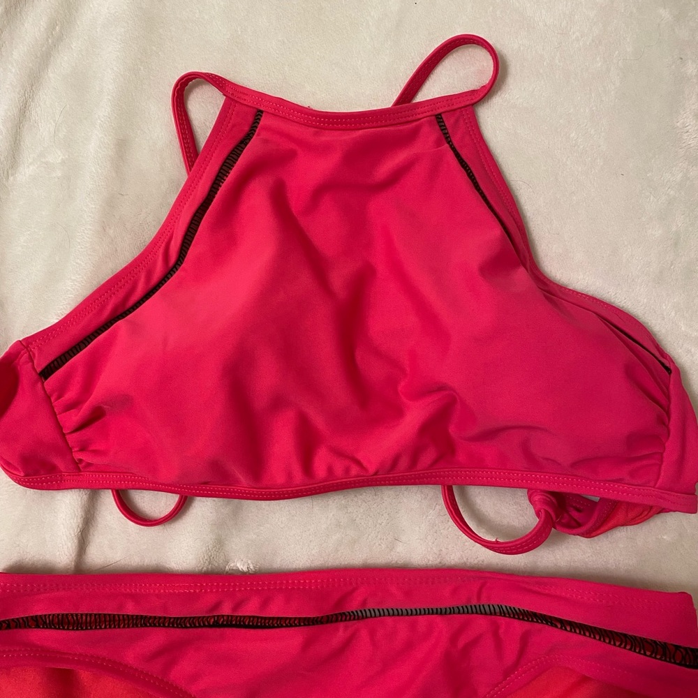 Pink bikini - Picture 2 of 5